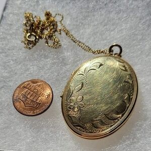 Fabulous Brushed Vintage 12K Gold Filled Floral Etched Big Oval Locket Necklace